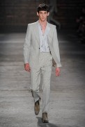 desfile-mcqueen-milao-men-verao2012-122