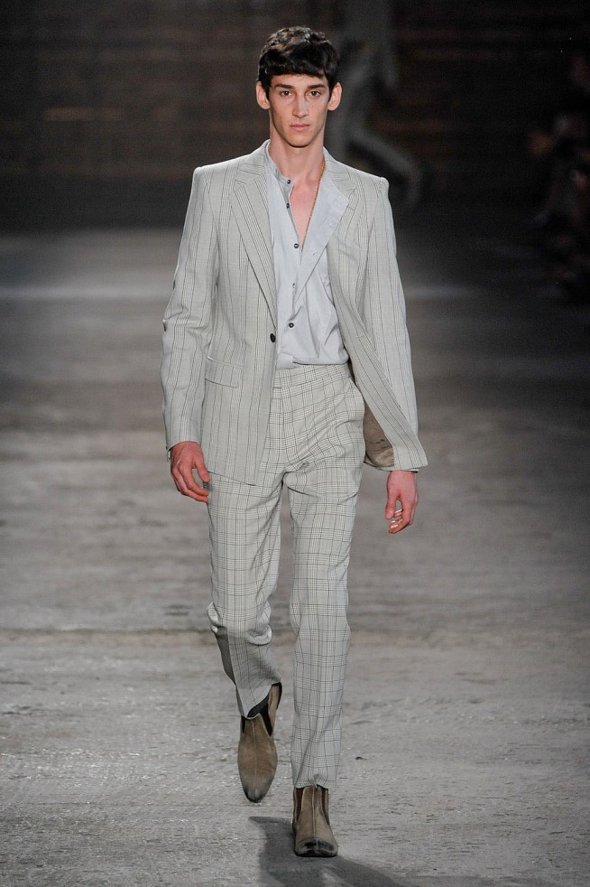 desfile-mcqueen-milao-men-verao2012-122