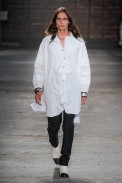 desfile-mcqueen-milao-men-verao2012-125