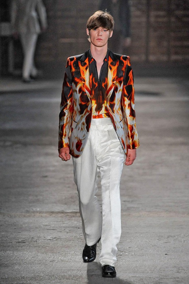 desfile-mcqueen-milao-men-verao2012-126