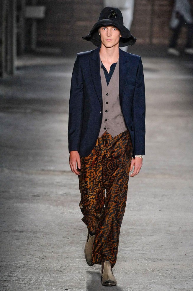 desfile-mcqueen-milao-men-verao2012-127