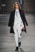 desfile-mcqueen-milao-men-verao2012-130