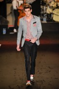 desfile-moschino-milao-men-verao2012-103