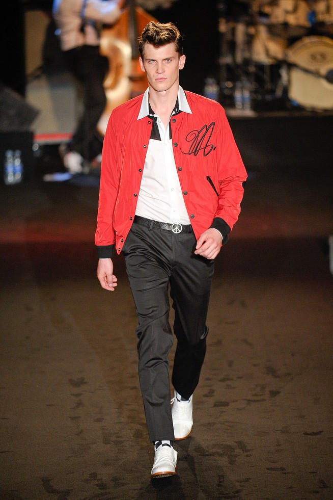 desfile-moschino-milao-men-verao2012-106