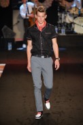 desfile-moschino-milao-men-verao2012-108