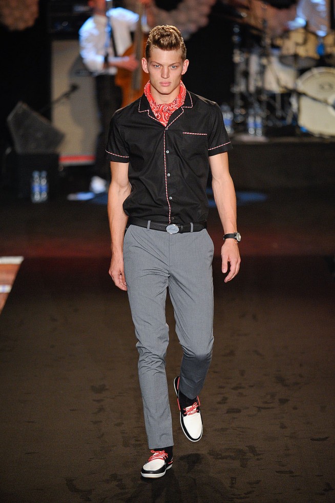 desfile-moschino-milao-men-verao2012-108