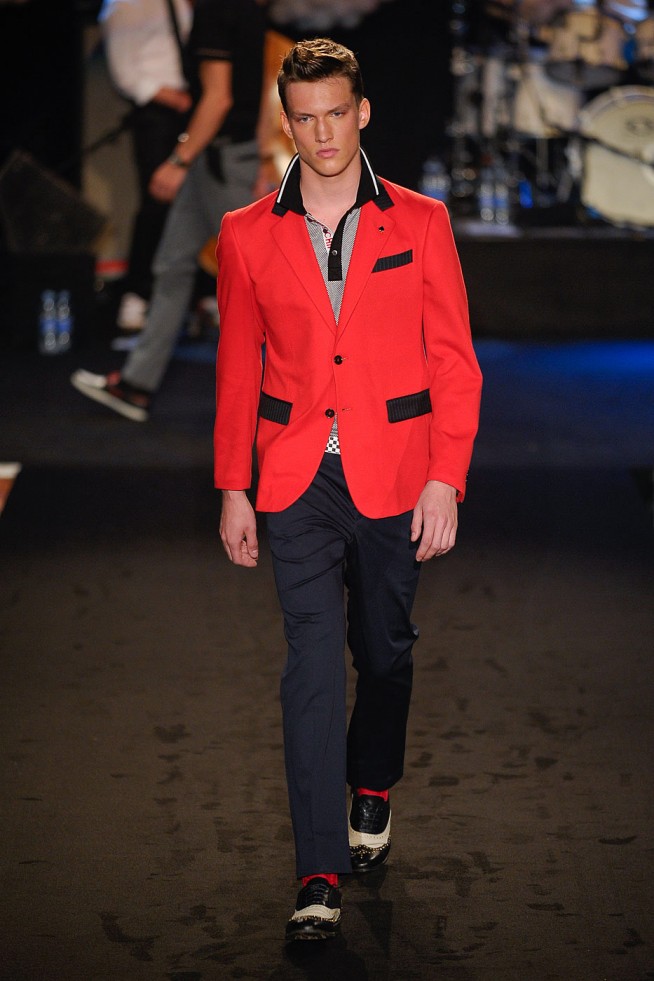 desfile-moschino-milao-men-verao2012-109