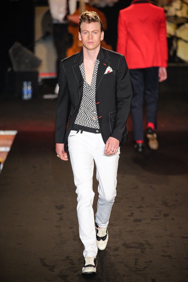 desfile-moschino-milao-men-verao2012-110