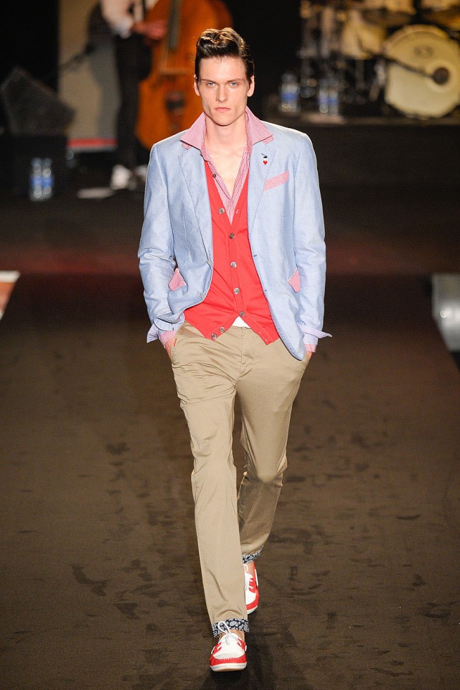 desfile-moschino-milao-men-verao2012-116