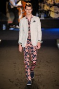 desfile-moschino-milao-men-verao2012-125