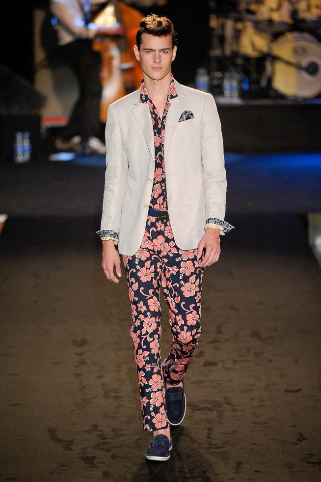 desfile-moschino-milao-men-verao2012-125