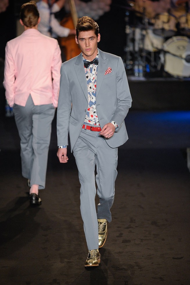 desfile-moschino-milao-men-verao2012-130