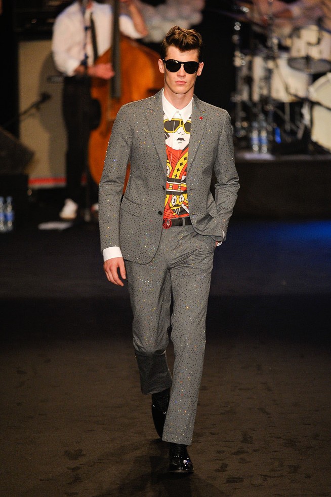 desfile-moschino-milao-men-verao2012-133