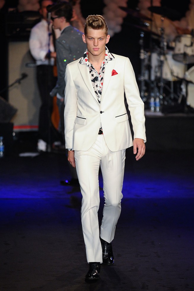 desfile-moschino-milao-men-verao2012-134