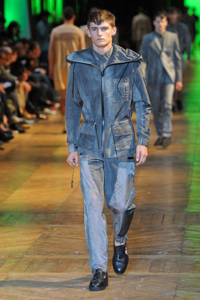 desfile-mugler-paris-men-verao2012-08