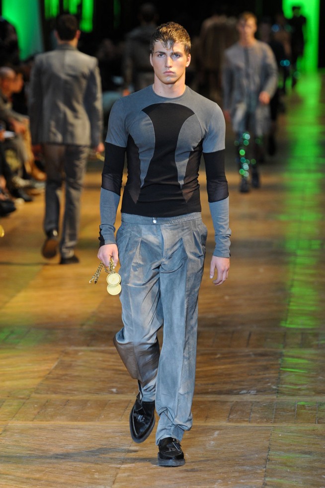 desfile-mugler-paris-men-verao2012-11