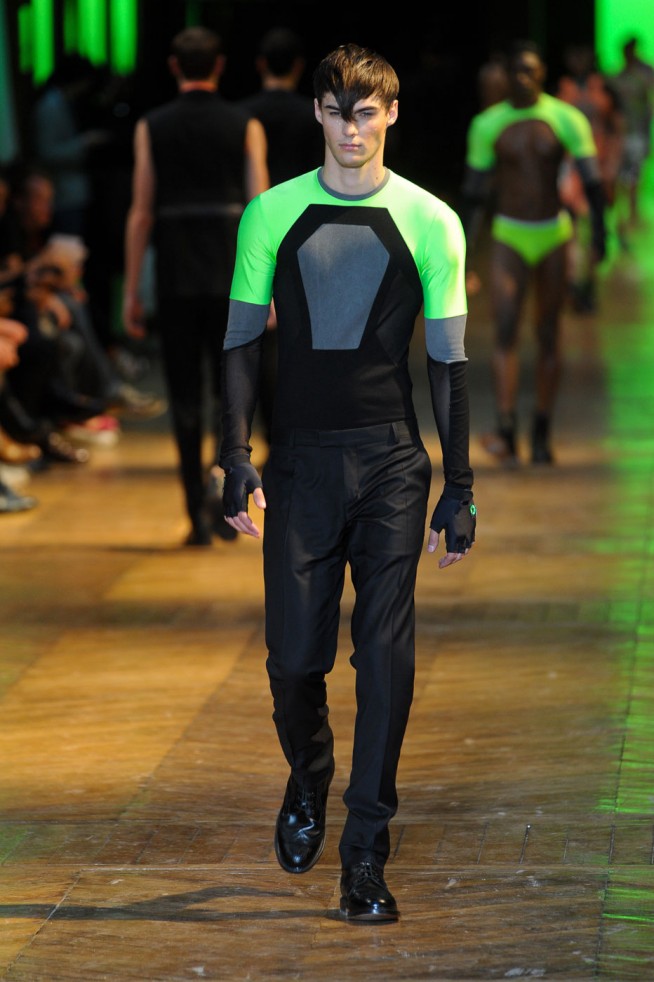 desfile-mugler-paris-men-verao2012-21