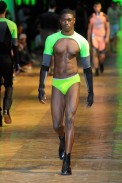 desfile-mugler-paris-men-verao2012-22