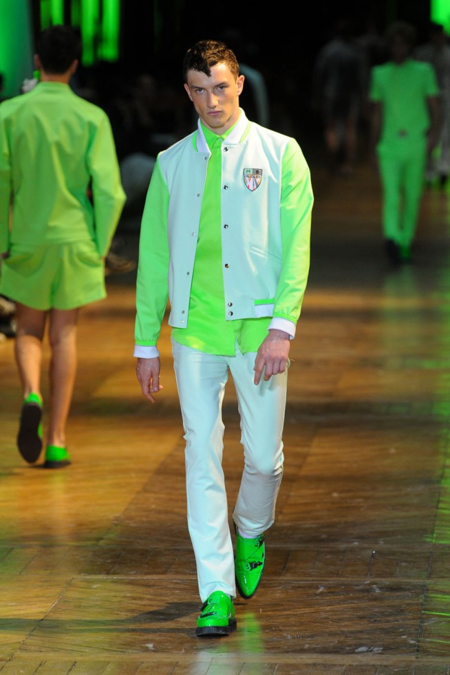 desfile-mugler-paris-men-verao2012-34
