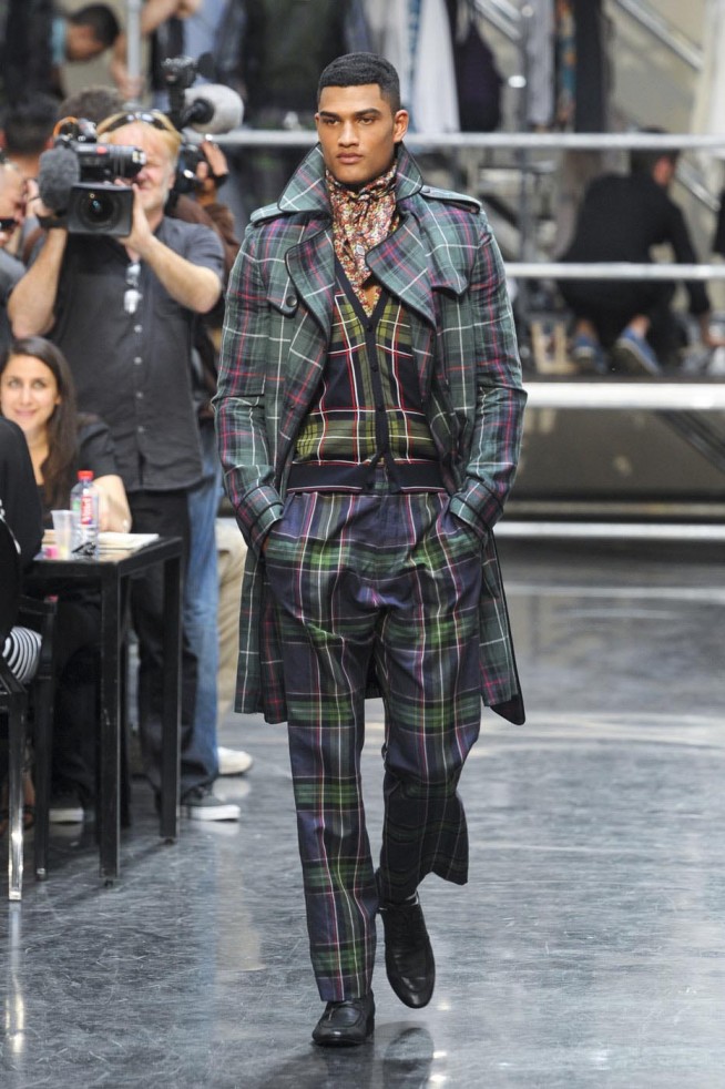 desfile-jpgauliter-paris-men-verao2012-112