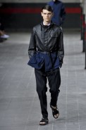 desfile-driesvannoten-paris-men-verao2012-109