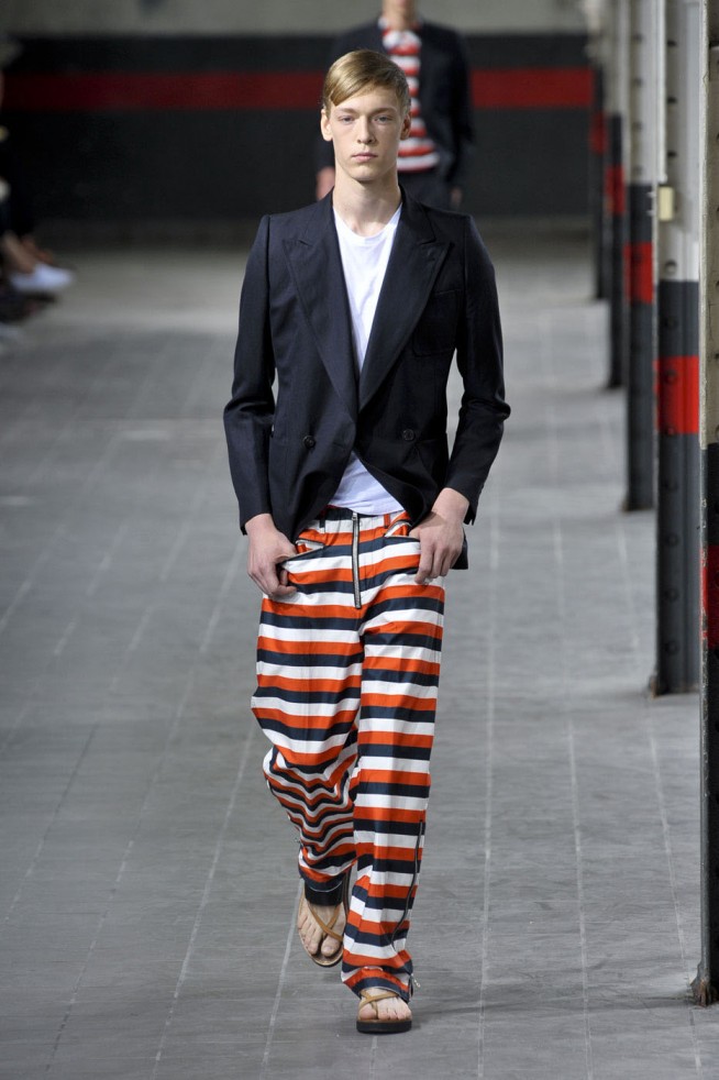desfile-driesvannoten-paris-men-verao2012-115