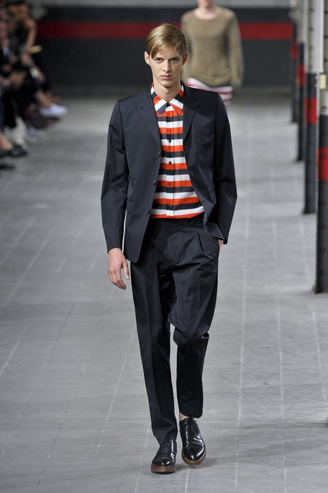 desfile-driesvannoten-paris-men-verao2012-116