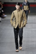 desfile-driesvannoten-paris-men-verao2012-120