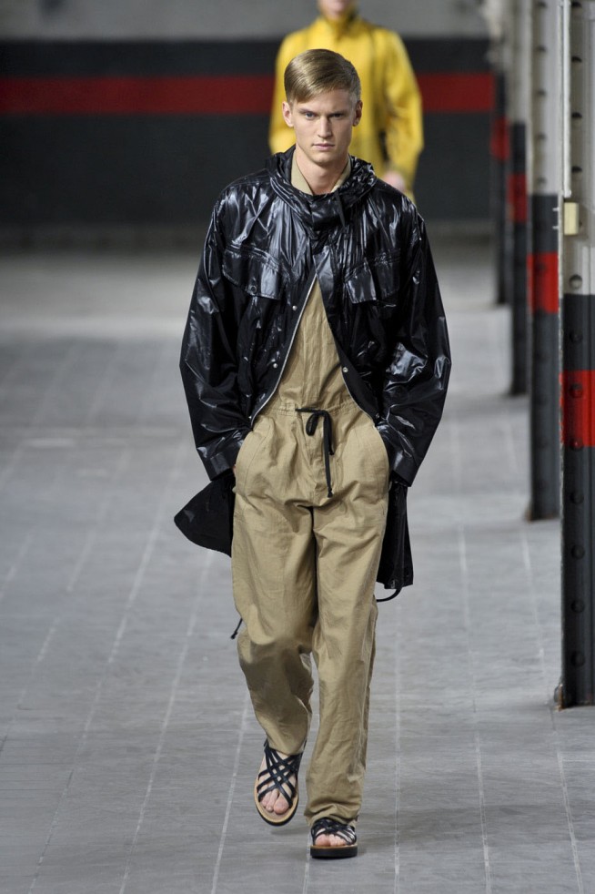 desfile-driesvannoten-paris-men-verao2012-123