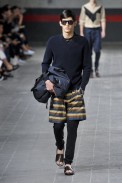 desfile-driesvannoten-paris-men-verao2012-127
