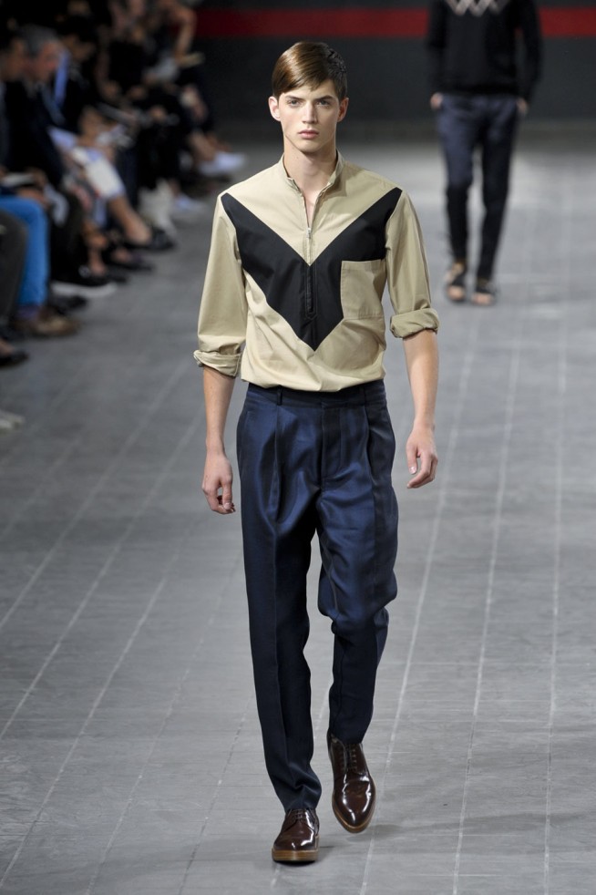 desfile-driesvannoten-paris-men-verao2012-128