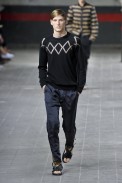 desfile-driesvannoten-paris-men-verao2012-129