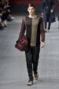 desfile-driesvannoten-paris-men-verao2012-131