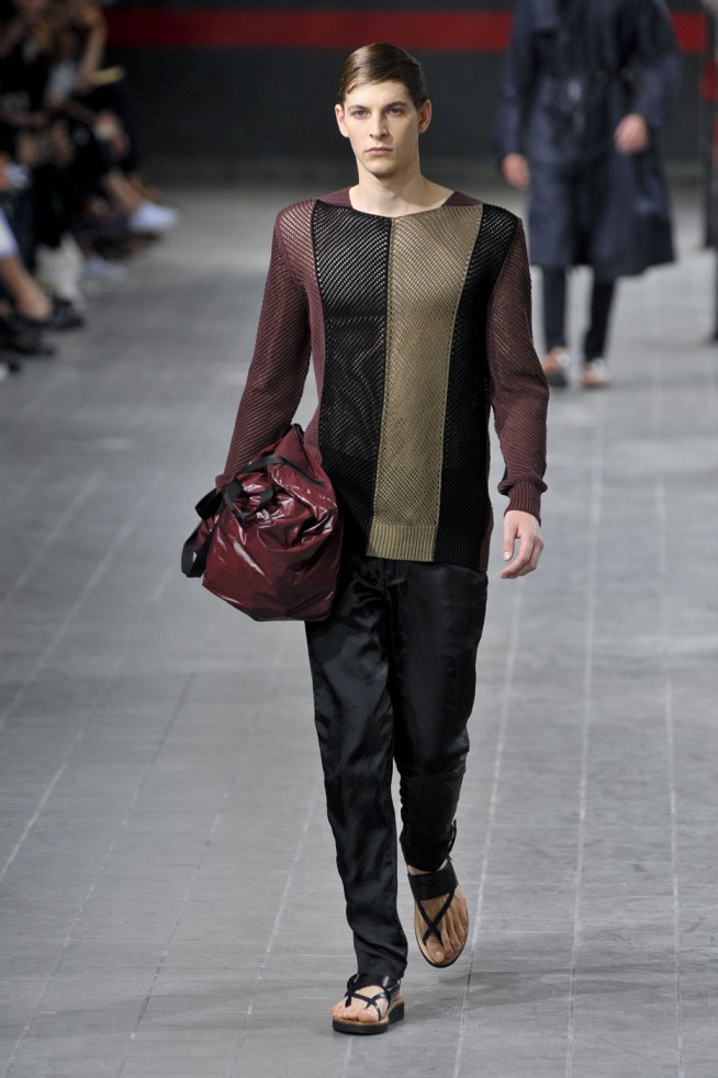 desfile-driesvannoten-paris-men-verao2012-131