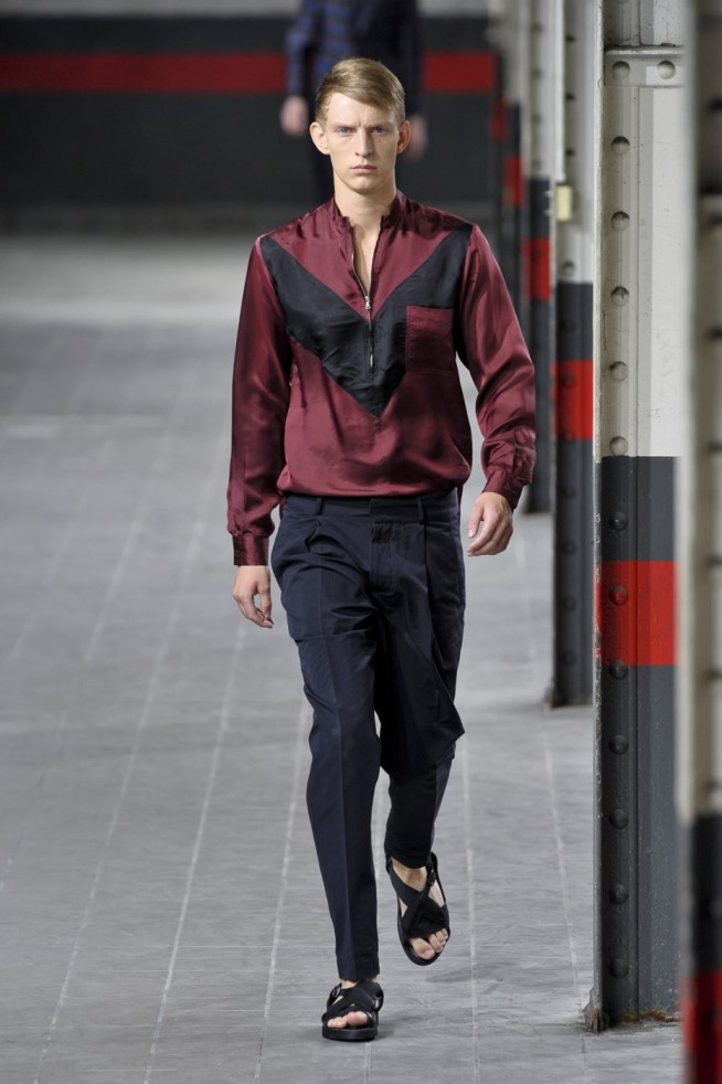 desfile-driesvannoten-paris-men-verao2012-134