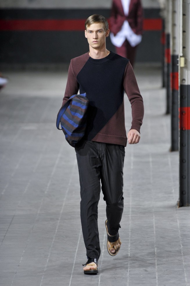 desfile-driesvannoten-paris-men-verao2012-140