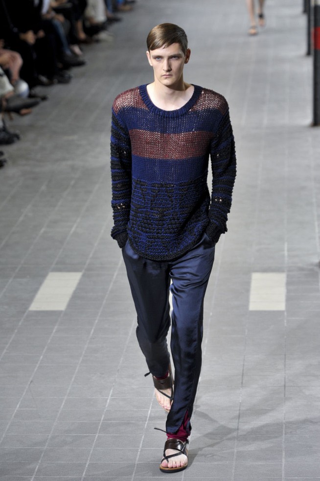 desfile-driesvannoten-paris-men-verao2012-142