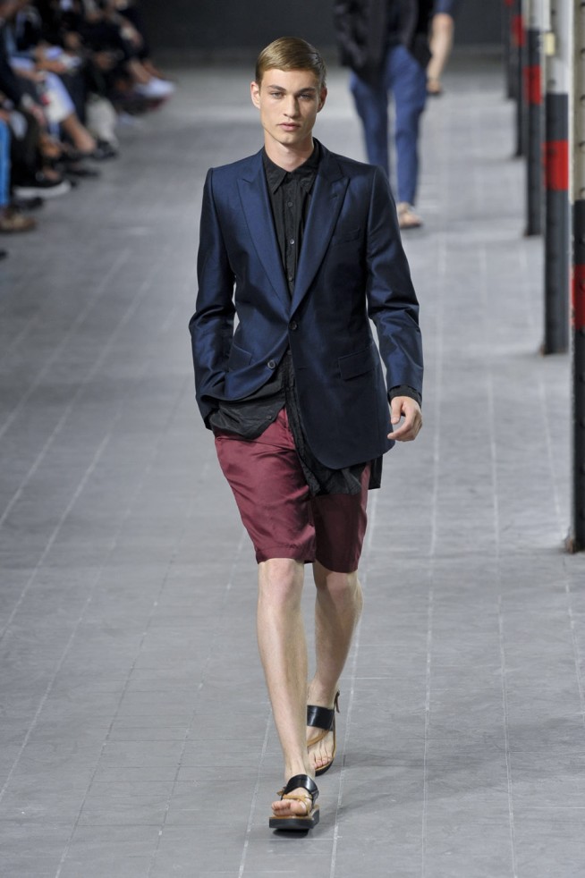 desfile-driesvannoten-paris-men-verao2012-143
