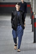 desfile-driesvannoten-paris-men-verao2012-144