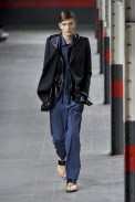 desfile-driesvannoten-paris-men-verao2012-146