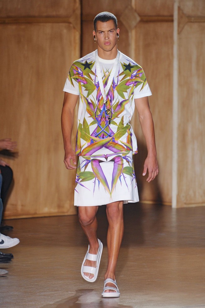 desfile-givenchy-paris-men-verao2012-100