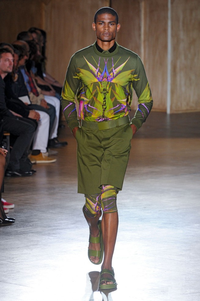 desfile-givenchy-paris-men-verao2012-123