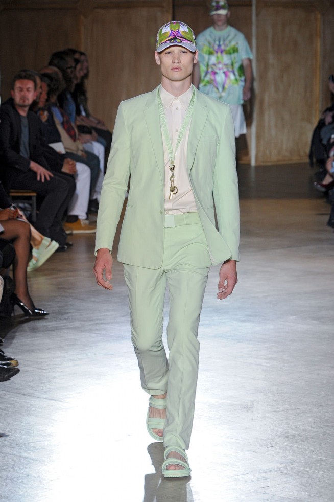 desfile-givenchy-paris-men-verao2012-135