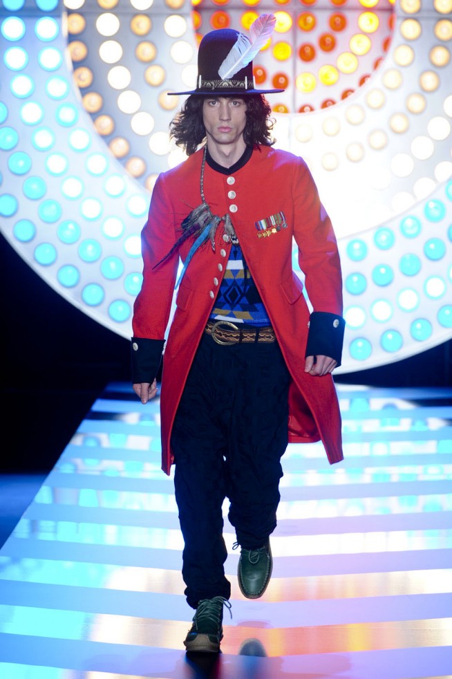 desfile-jgalliano-paris-men-verao2012-100