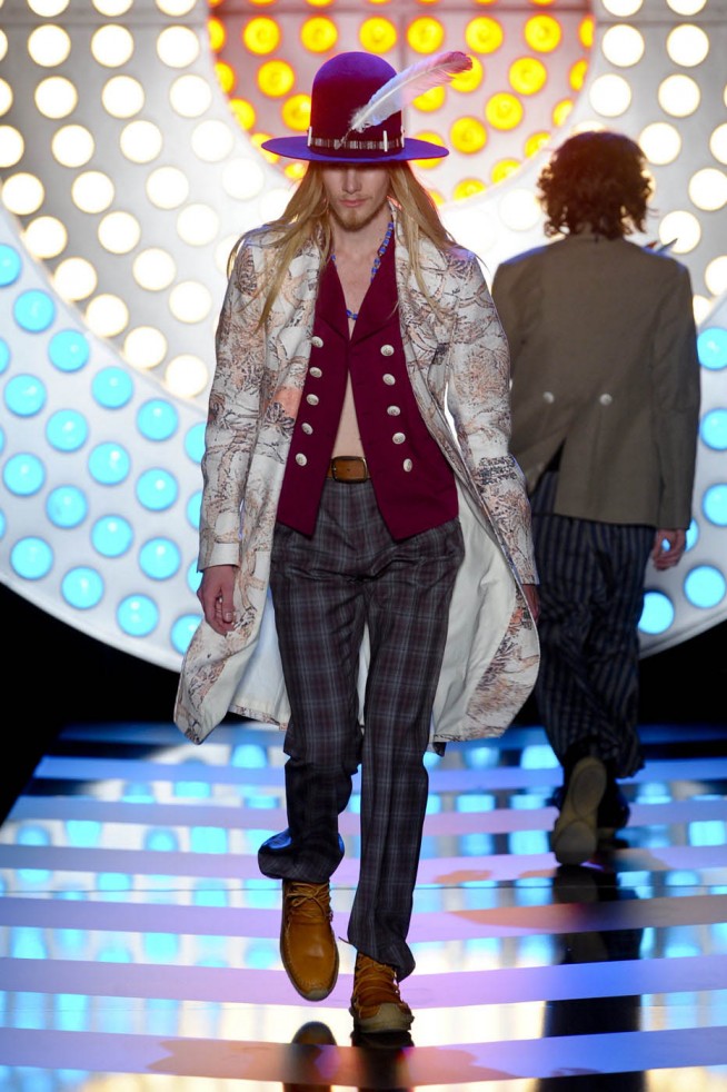 desfile-jgalliano-paris-men-verao2012-104