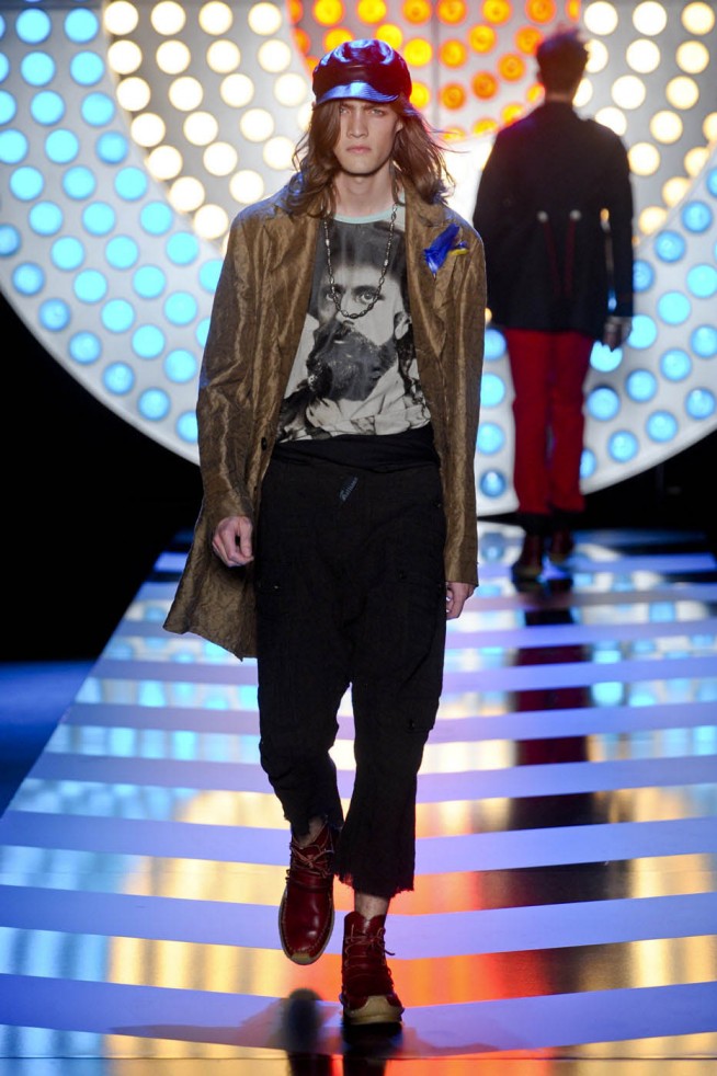 desfile-jgalliano-paris-men-verao2012-106