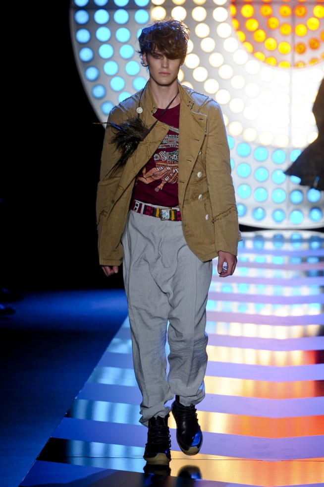 desfile-jgalliano-paris-men-verao2012-109