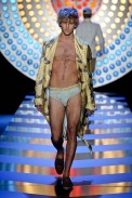 desfile-jgalliano-paris-men-verao2012-120