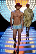 desfile-jgalliano-paris-men-verao2012-121