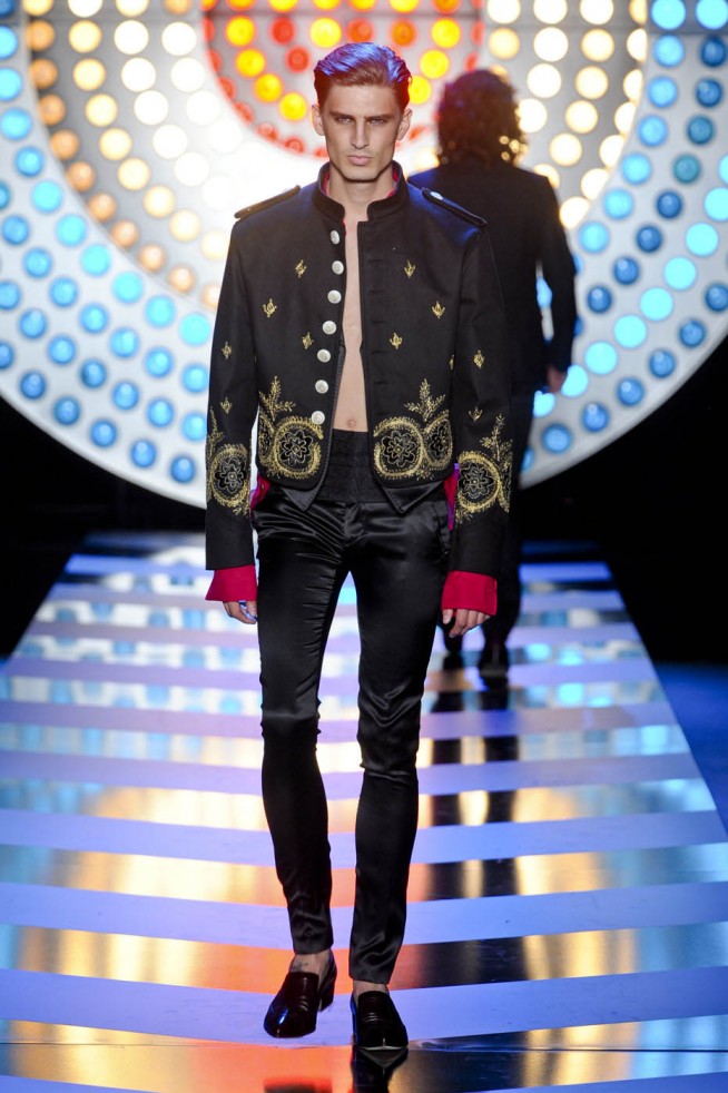 desfile-jgalliano-paris-men-verao2012-133